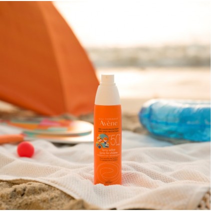 AVENE Spray Enfant SPF50+ Παιδικό Αντηλιακό Σπρέι Χωρίς Άρωμα για Πρόσωπο & Σώμα με Σύνθεση Πολύ Ανθεκτική στο Νερό 200ml